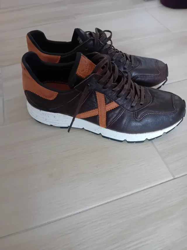Zapatillas Munich Marrón y Naranja