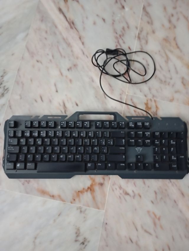 Teclado Ordenador Negro y Gris