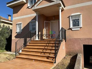 Chalet en venta en Cabanillas del Campo