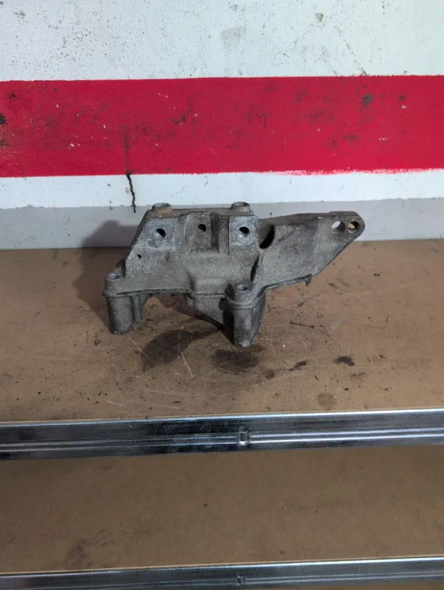 Soporte Motor 036199275