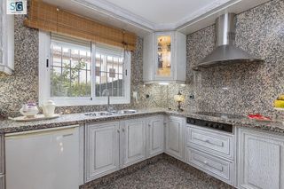 Casa adosada en venta en Atarfe