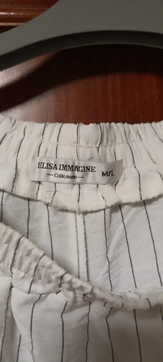 Conjunto pantalón y Blusa blanca con rayas y nudo