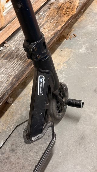 Scoot de Stunt Negro