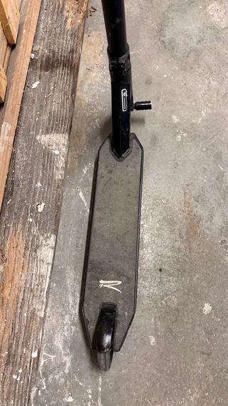 Scoot de Stunt Negro