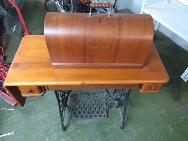 Máquina de coser Singer antigua