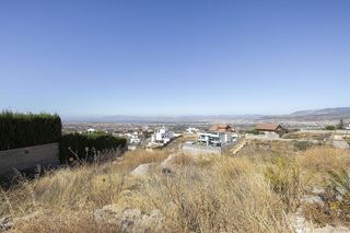 Terreno en venta en Zubia (La)