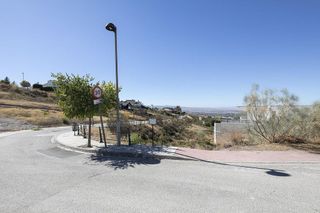 Terreno en venta en Zubia (La)