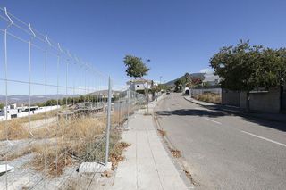 Terreno en venta en Zubia (La)