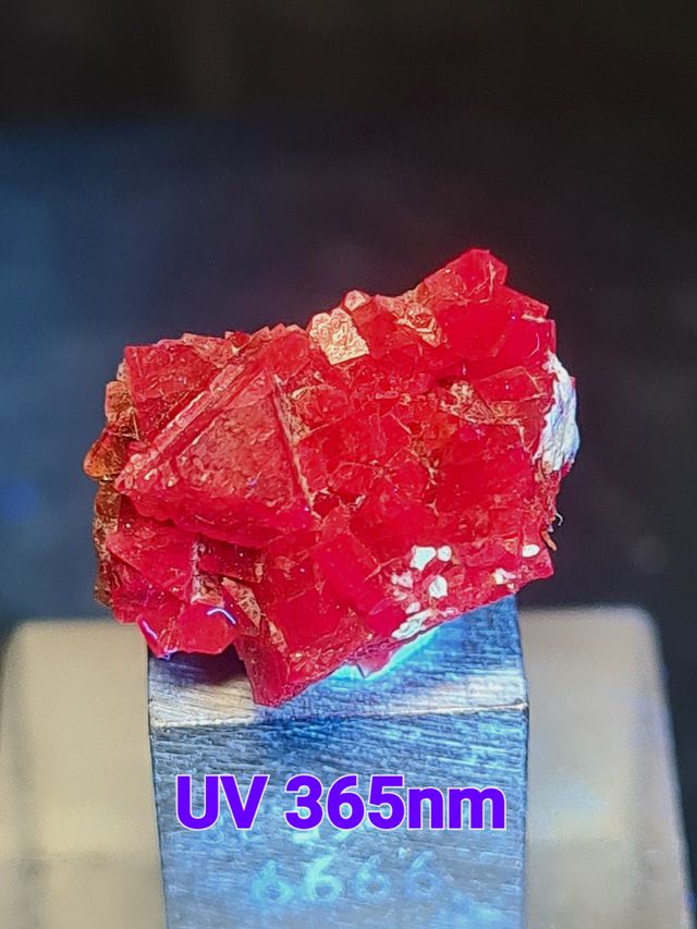 Spinelli della Sierra de Mijas Minerali Fluorescenti