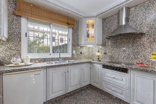 Chalet en venta en Atarfe