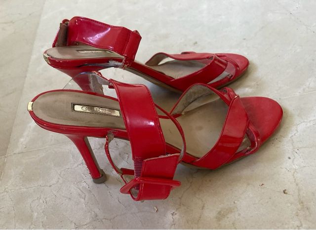 Sandalias Guess coral Talla 39