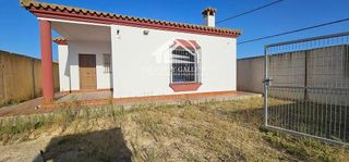 Chalet en venta en La Banda - Campo de Fútbol en Chiclana de la Frontera