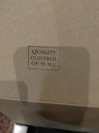 Zapatos de seguridad FTG negros y verdes.