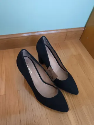 Zapatos de tacón negros
