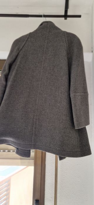 Abrigo de paño gris