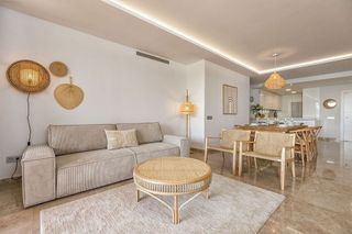 Piso en venta en Los Naranjos - Las Brisas en Marbella