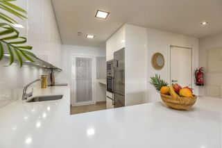 Piso en venta en Los Naranjos - Las Brisas en Marbella