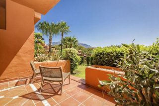 Piso en venta en Los Naranjos - Las Brisas en Marbella