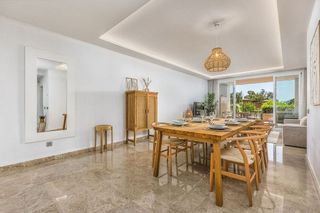 Piso en venta en Los Naranjos - Las Brisas en Marbella