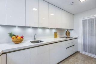 Piso en venta en Los Naranjos - Las Brisas en Marbella
