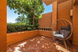 Piso en venta en Los Naranjos - Las Brisas en Marbella