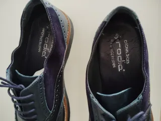 Zapatos de piel Rodia azul y morado