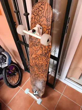 Tabla Longboard con Diseño Tropical