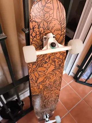 Tabla Longboard con Diseño Tropical