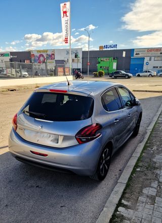 Peugeot 208 2019