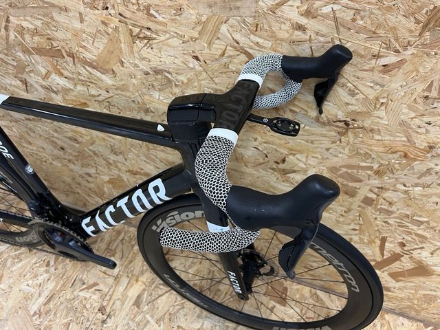 Bicicleta Factor One Ultegra Di2 12v