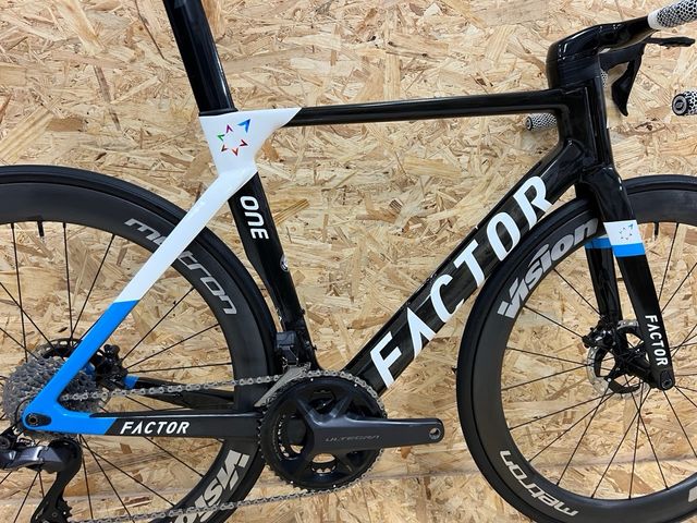 Bicicleta Factor One Ultegra Di2 12v