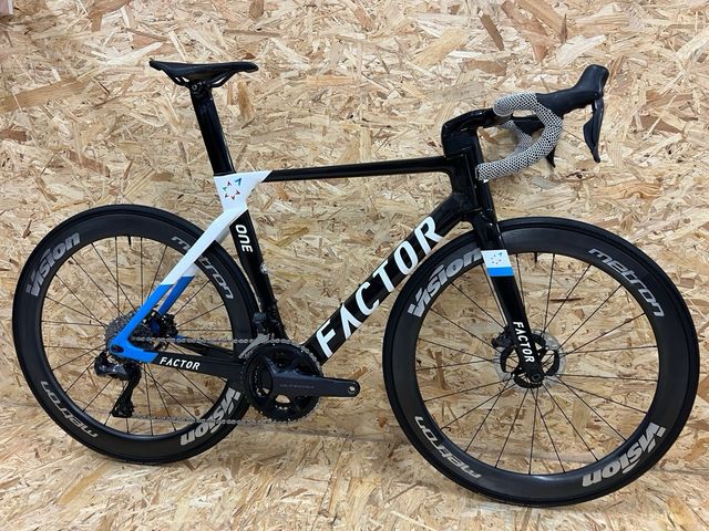 Bicicleta Factor One Ultegra Di2 12v