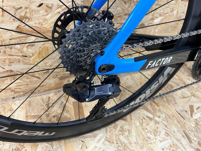 Bicicleta Factor One Ultegra Di2 12v