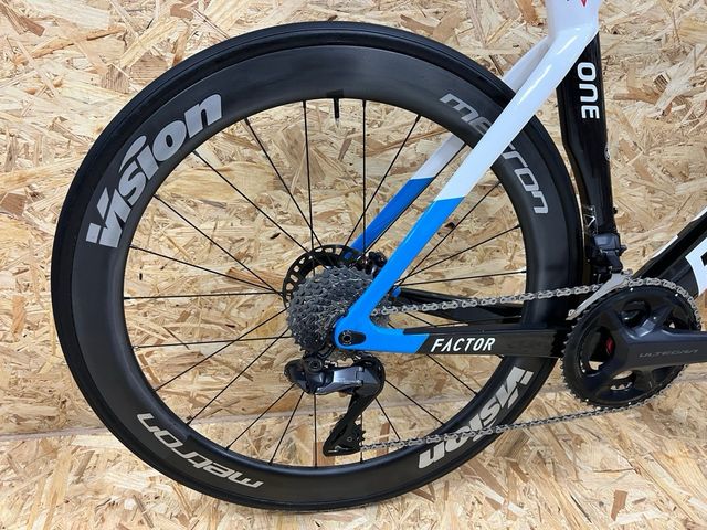 Bicicleta Factor One Ultegra Di2 12v