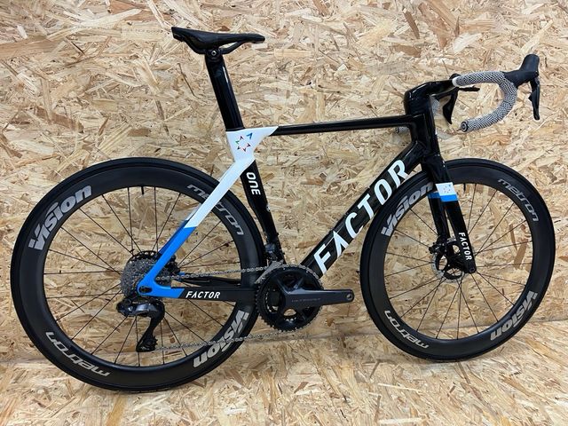 Bicicleta Factor One Ultegra Di2 12v