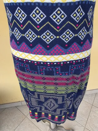 Abito Desigual fantasia geometrica