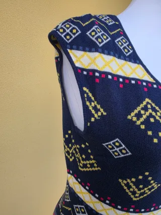 Abito Desigual fantasia geometrica