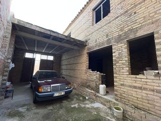 Casa adosada en venta en Torreperogil