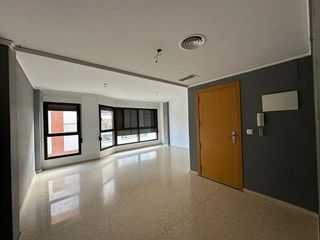 Piso en venta en Monserrat