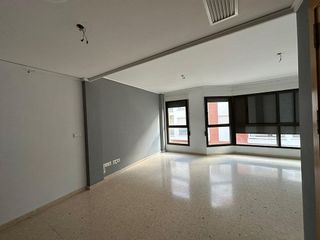 Piso en venta en Monserrat