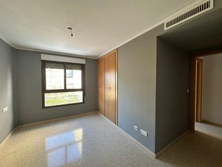 Piso en venta en Monserrat