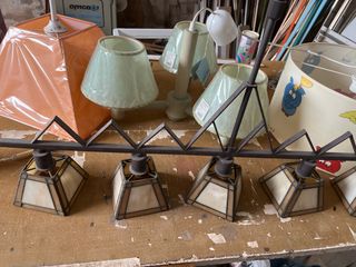 Lámparas variadas: verde, naranja