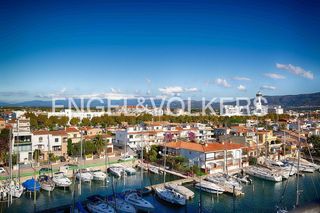 Piso en venta en Empuriabrava en Castelló d´Empúries