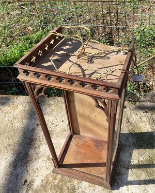 Capilla para imagen religiosa precisa restauracion