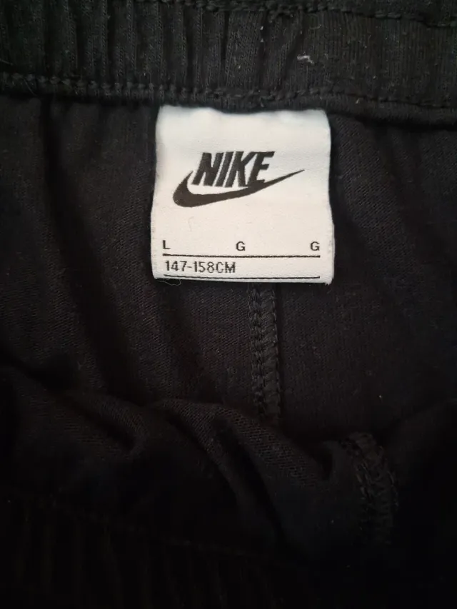 Pantalon deporte corto Nike negro talla L niño