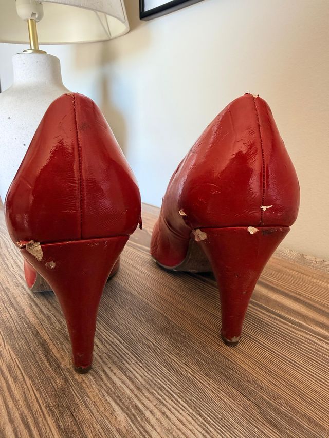 Tacones rojos Tamaris para customización DIY
