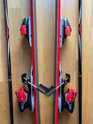 Esquís Salomon XFree 7.9 173cm + Bastones