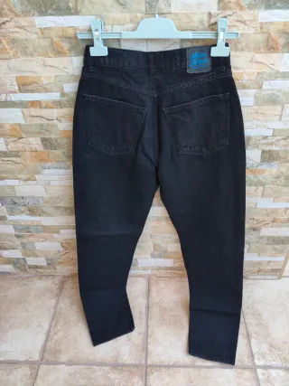 Pantalón vaquero negro