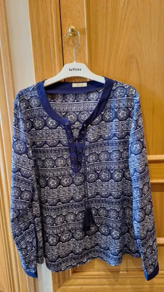 Blusa Estampada Azul y Blanca