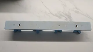 Perchero infantil 4 estrellas madera azul.